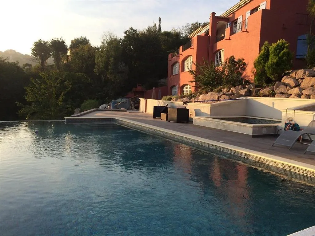 Le Mas De La Verrerie Les Adrets-de-l'Esterel Bed & Breakfast